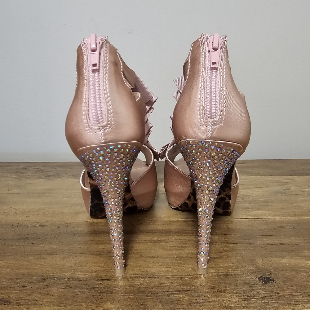 Betsey Johnson Iconnn-R Women's Blush Pink Satin Back Zip Bow Rhinestone Heels - Picture 7 of 14